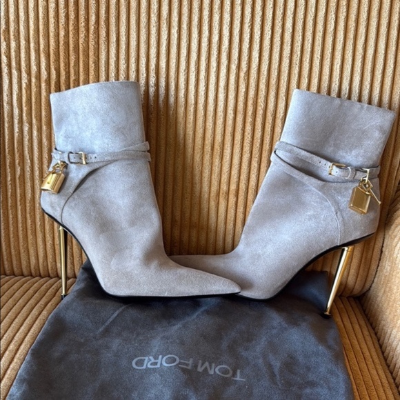 NWOT Tom Ford Padlock suede Ankle boots 36.5 - Picture 1 of 10